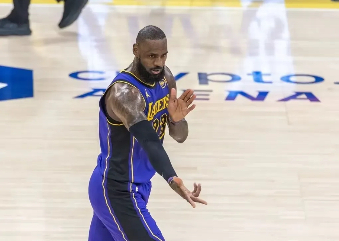 开云体育最新网址-詹姆斯新星表现优异表现突出,巴塞罗那前途光明!-开云体育最新网址