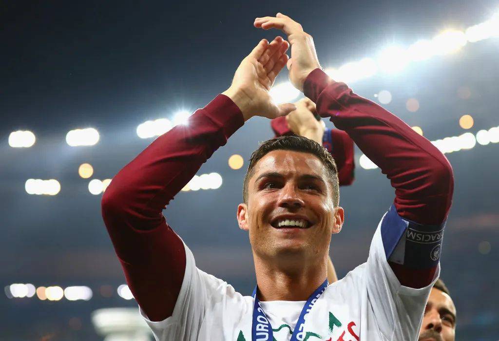 kaiyun·(中国)官方网站-C罗重返赛场,表现优异首场状态出色,日本队观众沸腾!-kaiyun·(中国)官方网站